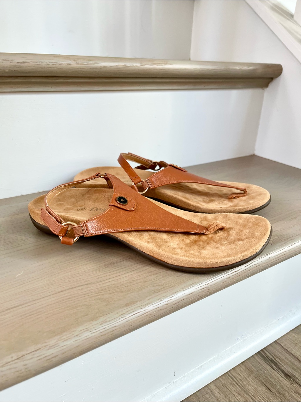 Women's Tan Faux Leather Thong Sandals - Comfortable Summer Flats, 10